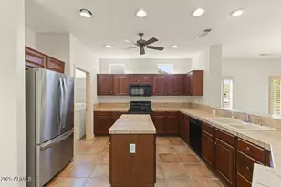 17850 N Navarro Ct, Surprise, AZ 85374 - Photo 15