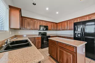 3632 W St Charles Ave, Phoenix, AZ 85041 - Photo 9