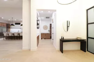 3113 N 41st Pl, Phoenix, AZ 85018 - Photo 3