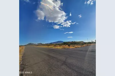 50979 W Iver Road #-, Aguila, AZ 85320 - Photo 17