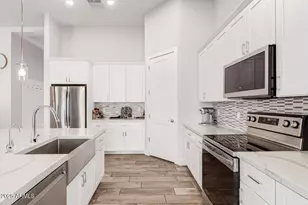 34319 N 7th St, Phoenix, AZ 85085 - Photo 13