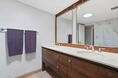 19 E Canterbury Court, Phoenix, AZ 85022 - Photo 35