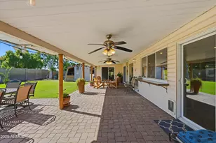 19 E Canterbury Ct, Phoenix, AZ 85022 - Photo 45