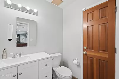 19 E Canterbury Court, Phoenix, AZ 85022 - Photo 15