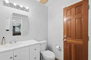 19 E Canterbury Ct, Phoenix, AZ 85022 - Photo 15