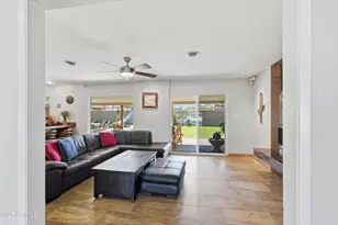 19 E Canterbury Ct, Phoenix, AZ 85022 - Photo 27