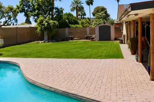 19 E Canterbury Ct, Phoenix, AZ 85022 - Photo 47