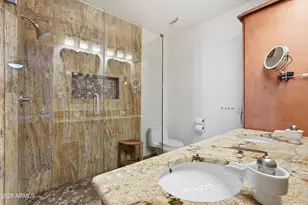 19 E Canterbury Ct, Phoenix, AZ 85022 - Photo 33