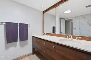 19 E Canterbury Ct, Phoenix, AZ 85022 - Photo 37