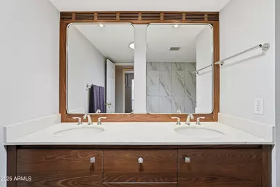 19 E Canterbury Court, Phoenix, AZ 85022 - Photo 37