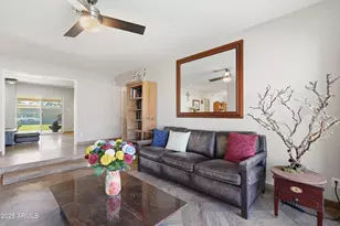 19 E Canterbury Ct, Phoenix, AZ 85022 - Photo 27