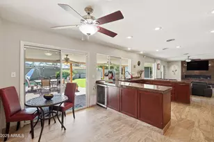 19 E Canterbury Ct, Phoenix, AZ 85022 - Photo 17