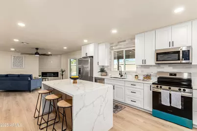 2236 E Des Moines Circle, Mesa, AZ 85213 - Photo 13