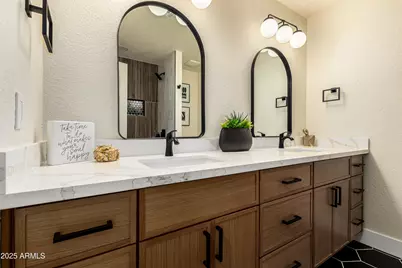 2236 E Des Moines Circle, Mesa, AZ 85213 - Photo 27