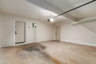 2236 E Des Moines Cir, Mesa, AZ 85213 - Photo 31