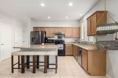 13533 W Cypress Street, Goodyear, AZ 85395 - Photo 17