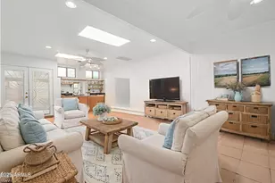 10050 W Lancaster Dr, Sun City, AZ 85351 - Photo 13