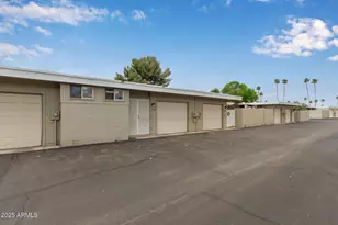 10050 W Lancaster Dr, Sun City, AZ 85351 - Photo 23