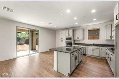 13487 W Cassia Trail, Peoria, AZ 85383 - Photo 9