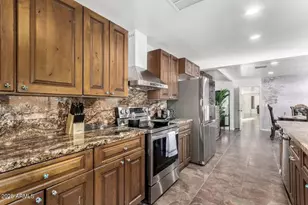 490 N Vine St, Chandler, AZ 85225 - Photo 23