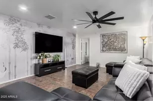 490 N Vine St, Chandler, AZ 85225 - Photo 17