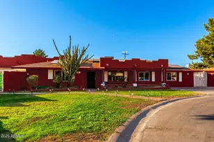 490 N Vine St, Chandler, AZ 85225 - Photo 3