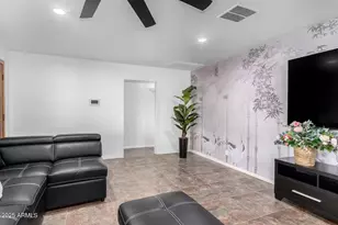 490 N Vine St, Chandler, AZ 85225 - Photo 19