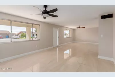 5902 W Wolf Street, Phoenix, AZ 85033 - Photo 9