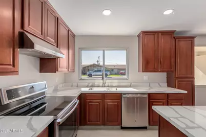 5902 W Wolf Street, Phoenix, AZ 85033 - Photo 11