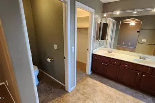 4830 W Shannon Ct, Chandler, AZ 85226 - Photo 13