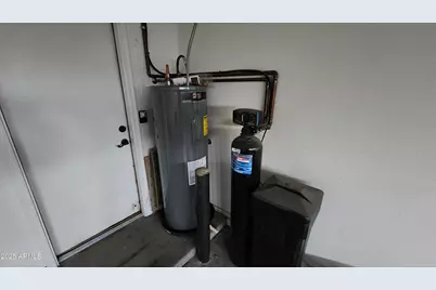 4830 W Shannon Court, Chandler, AZ 85226 - Photo 19