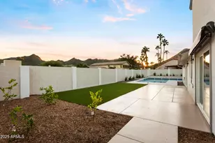 2273 E Clinton St, Phoenix, AZ 85028 - Photo 29