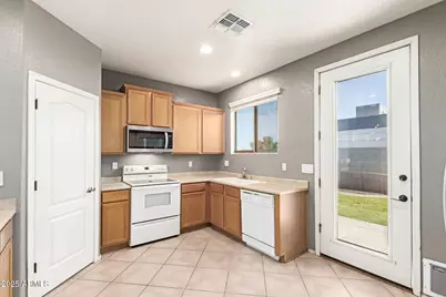 7405 S 19th Street, Phoenix, AZ 85042 - Photo 5