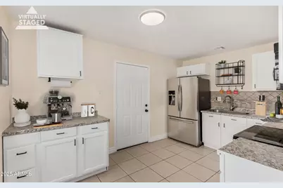 2555 E Mobile Lane, Phoenix, AZ 85040 - Photo 9