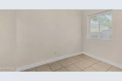 2555 E Mobile Lane, Phoenix, AZ 85040 - Photo 11