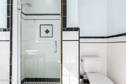 2209 N 12th Avenue, Phoenix, AZ 85007 - Photo 15