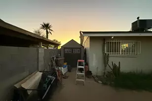 6135 N 65th Ave, Glendale, AZ 85301 - Photo 17