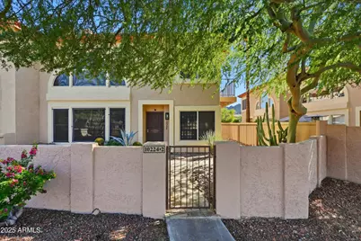 10224 N 12th Place #2, Phoenix, AZ 85020 - Photo 1