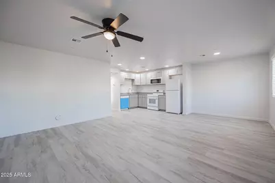 2121 W Adams Street #B102, Phoenix, AZ 85009 - Photo 9