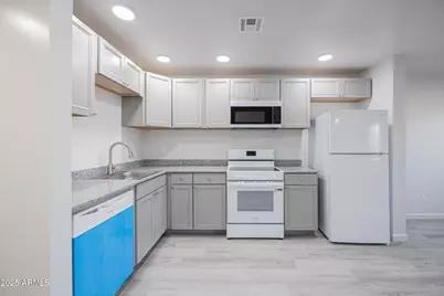 2121 W Adams Street #B102, Phoenix, AZ 85009 - Photo 13