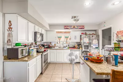 3654 W Shangri La Road, Phoenix, AZ 85029 - Photo 11