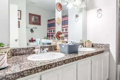 3654 W Shangri La Road, Phoenix, AZ 85029 - Photo 17