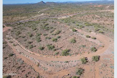 43327 N Castle Hot Springs Road #Top, Morristown, AZ 85342 - Photo 9