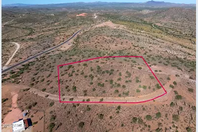 43327 N Castle Hot Springs Road #Top, Morristown, AZ 85342 - Photo 3