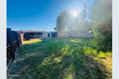 1910 N 25th Pl Place, Phoenix, AZ 85008 - Photo 3