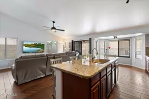 1611 E Runion Dr, Phoenix, AZ 85024 - Photo 9