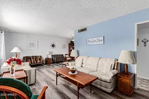 14218 N McPhee Dr, Sun City, AZ 85351 - Photo 5