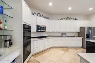 3969 E Navigator Ln, Phoenix, AZ 85050 - Photo 9