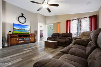 17520 W Caribbean Lane, Surprise, AZ 85388 - Photo 11