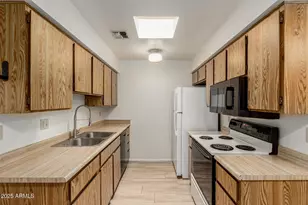 20236 N 6th Dr, Phoenix, AZ 85027 - Photo 9